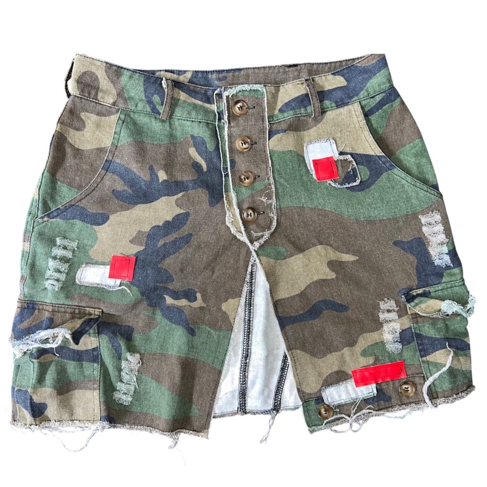 Distressed Camo Cargo Mini Skirt Red White Patches Button Fly Women's Size M